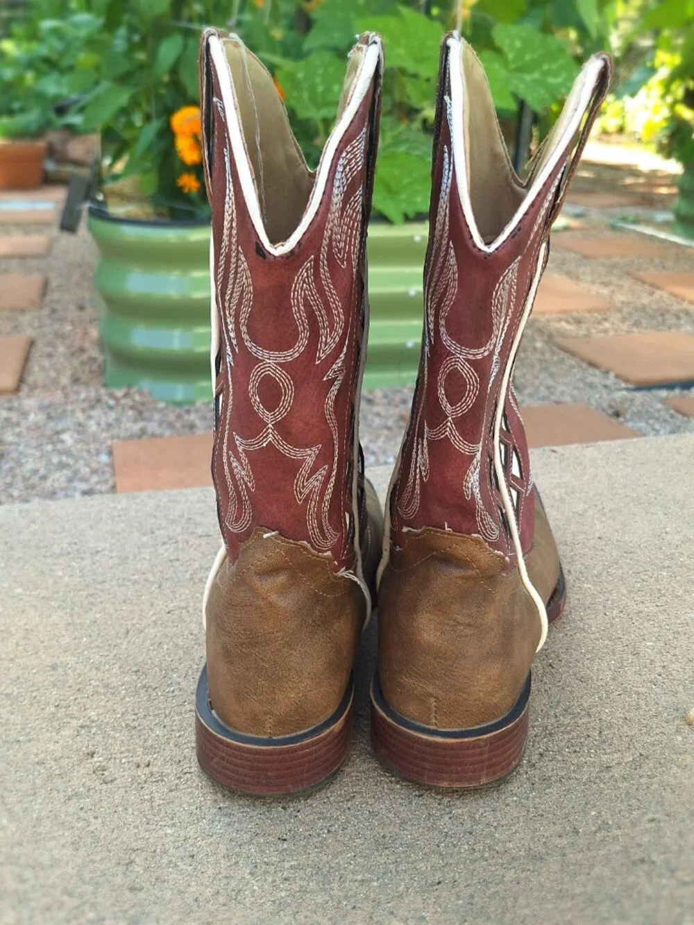 Roper Girls' Askook Western Boots - Broad Square Toe, Big Kids Size 5